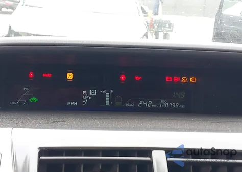 2014 Toyota Prius V Two z USA, uszkodzony, nr VIN JTDZN3EU1EJ002069